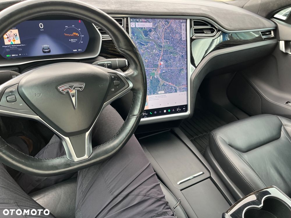 Tesla Model S - 18
