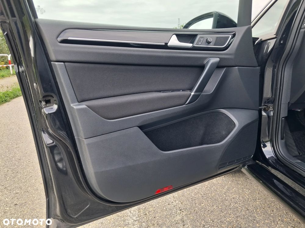 Volkswagen Golf Sportsvan SV 1.6 TDI BMT Highline - 25