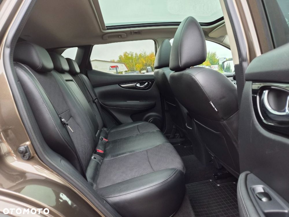Nissan Qashqai 1.6 DCi Xtronic TEKNA - 23