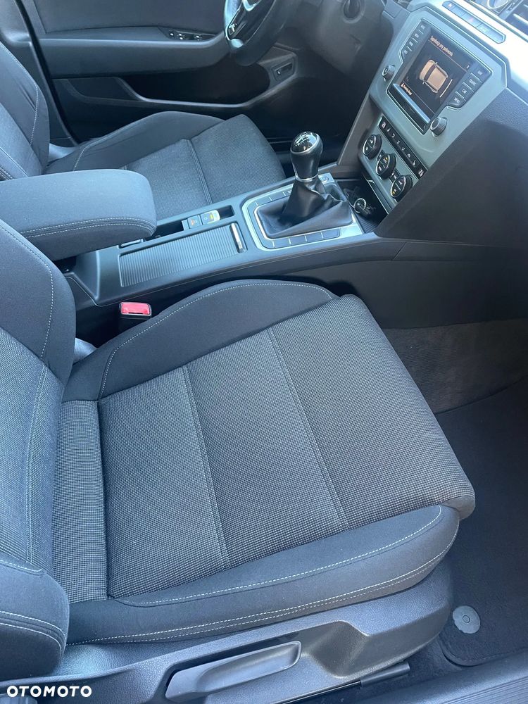 Volkswagen Passat 2.0 TDI (BlueMotion Technology) Comfortline - 21