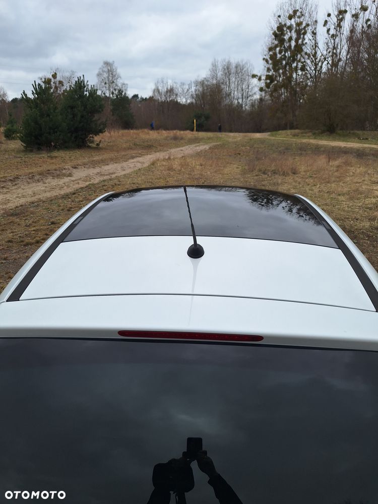 Peugeot 3008 HDi FAP 150 Roland Garros - 11