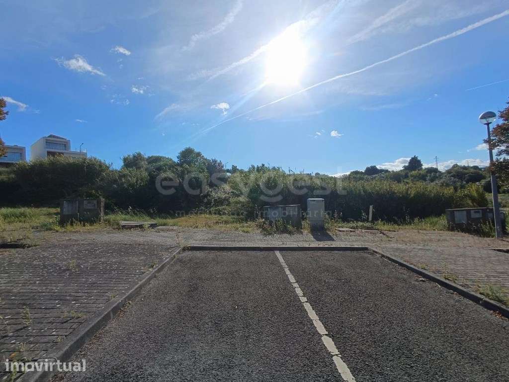 Lote de terreno para construção em zona privilegiada de Torres Novas - Grande imagem: 2/14