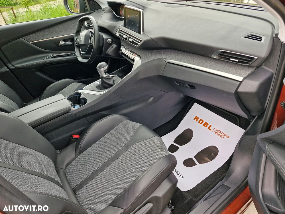 Peugeot 3008 1.2 PureTech Turbo S&S Allure - 7