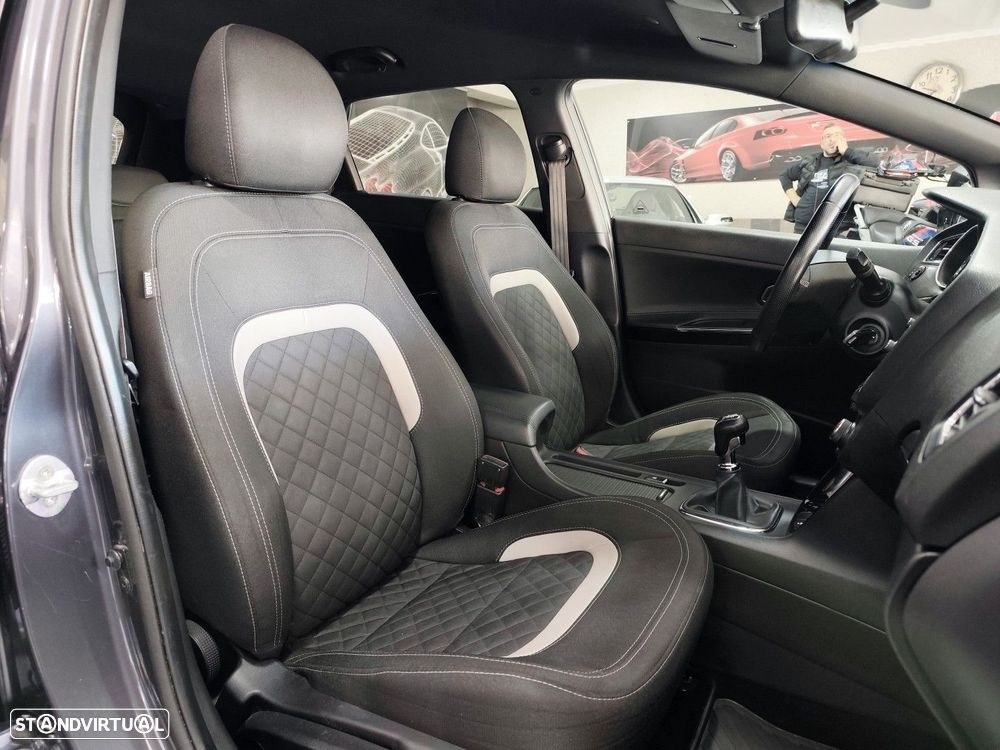 Kia Ceed SW 1.6 CRDi GT Line - 12