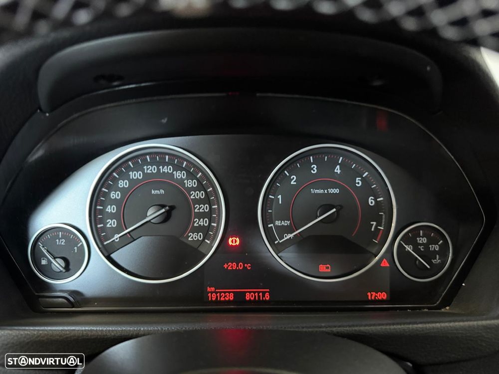 BMW 330 e iPerformance Pack M - 14