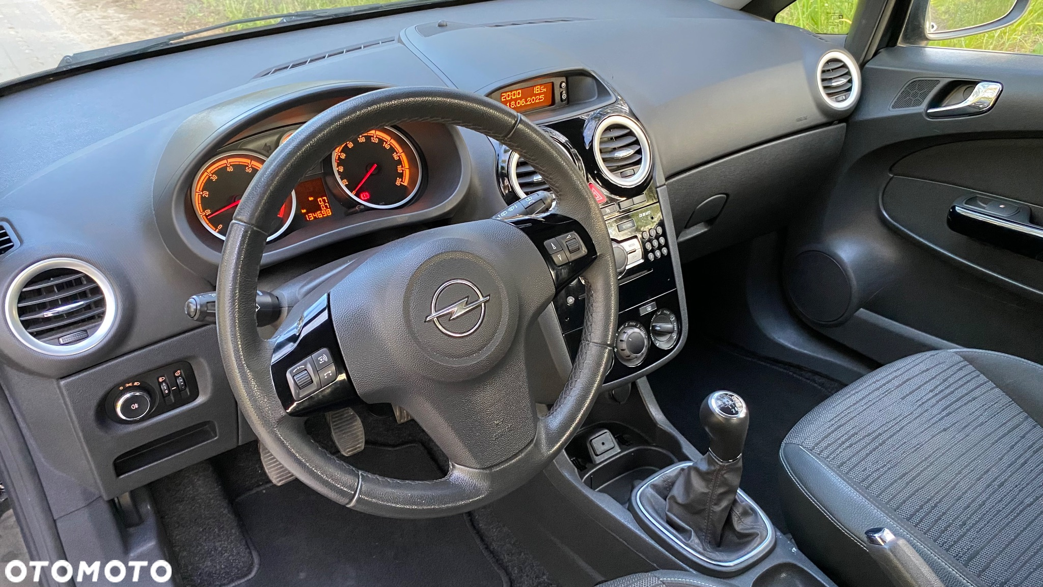 Opel Corsa 1.2 16V Color Edition - 9