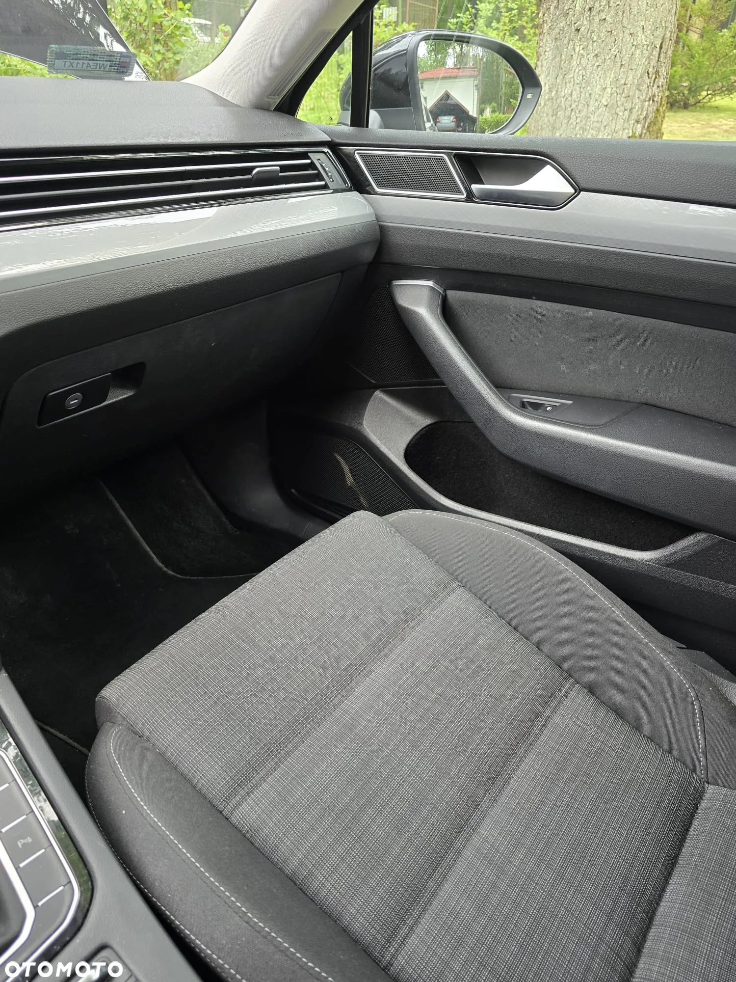 Volkswagen Passat - 4