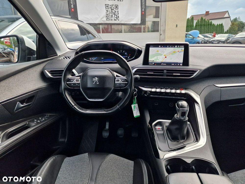 Peugeot 3008 1.2 PureTech Allure S&S - 19