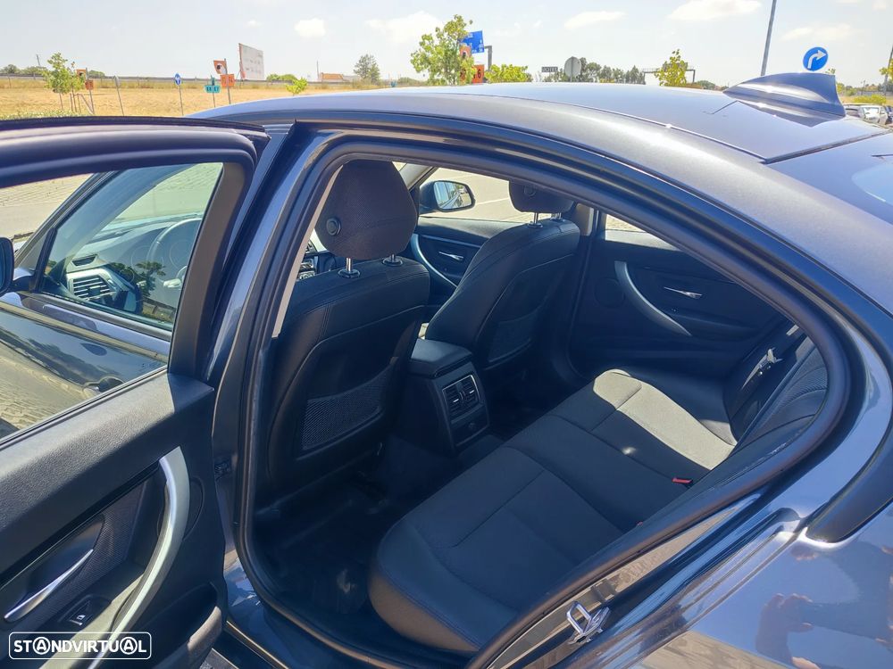 BMW 318 d Sport Line - 8