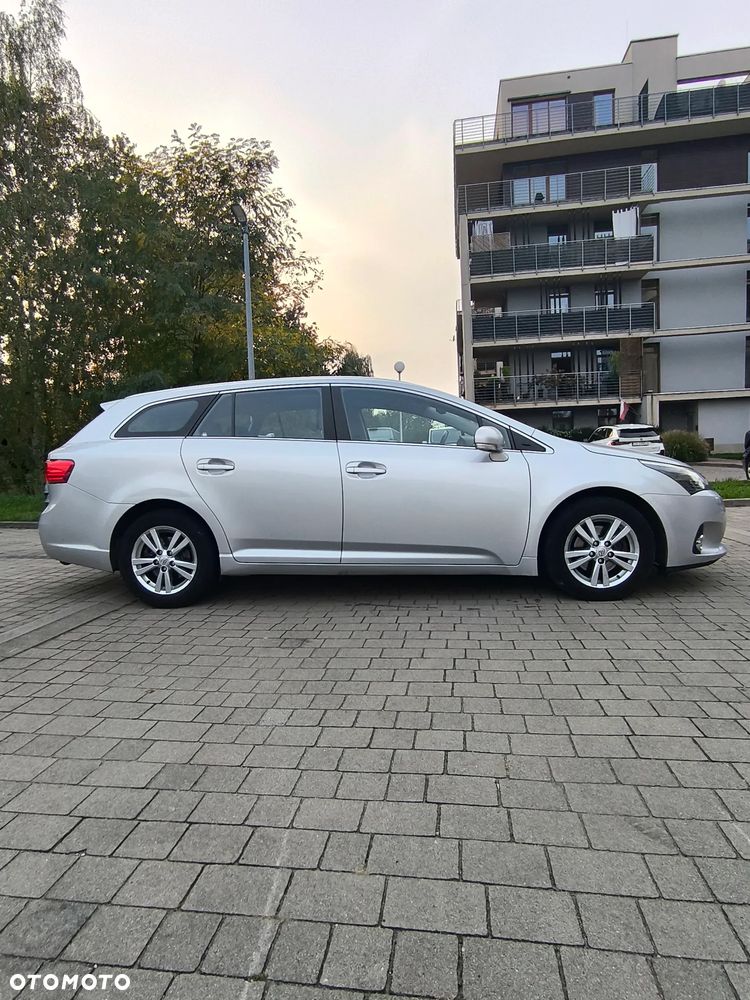 Toyota Avensis 2013 photo 3