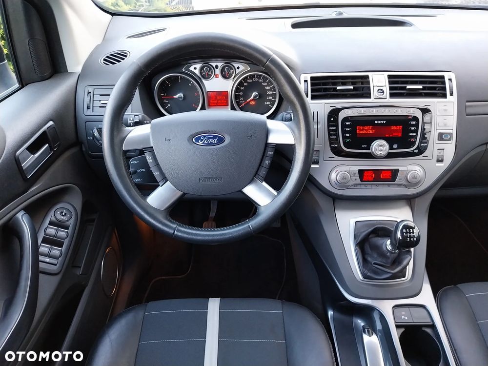 Ford Kuga 2.0 TDCi 4x4 Titanium - 20