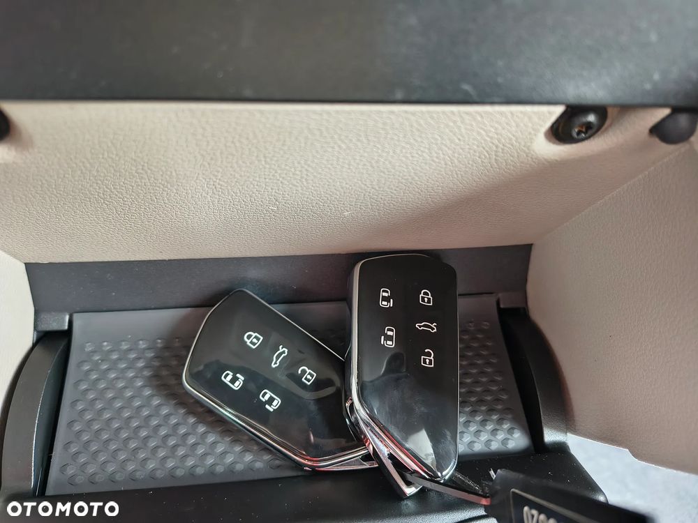 Volkswagen Multivan ver-2-0-tdi-l2-edition-dsg - 17