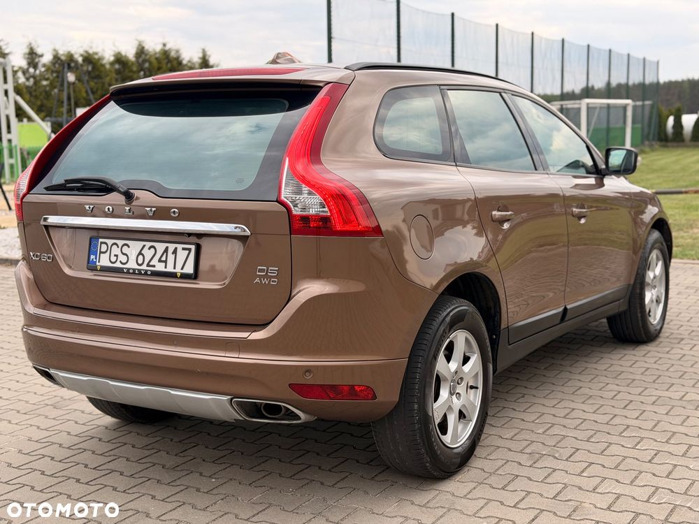 Volvo XC 60 D5 AWD Momentum - 4
