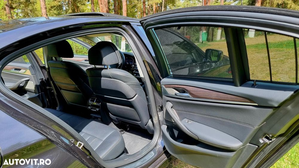 BMW Seria 5 530e Aut. Luxury Line - 10