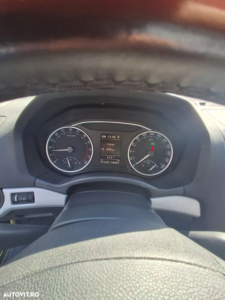 Skoda Octavia Combi 2.0 TDI DPF 4x4 DSG Scout - 11