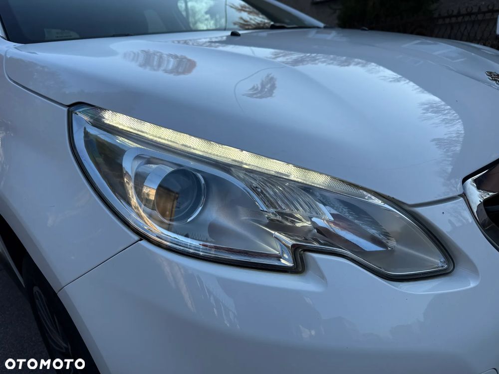 Peugeot 2008 1.2 Pure Tech Style EU6 - 9