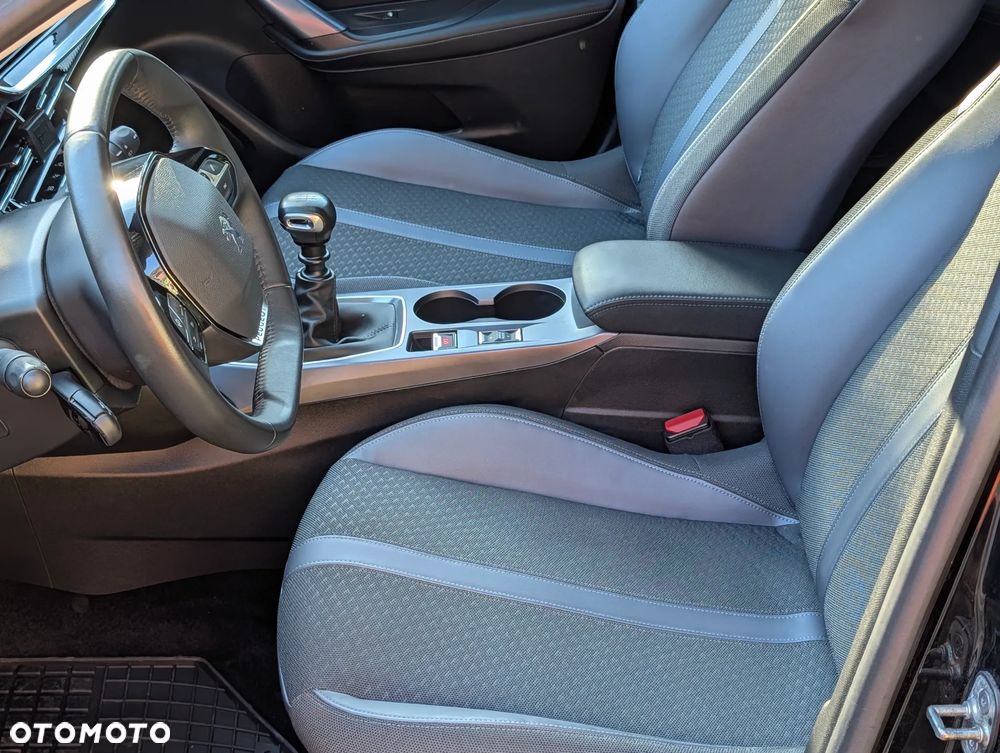 Peugeot 2008 - 13