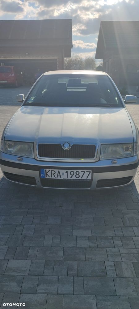 Skoda Octavia 1.8T Elegance - 3
