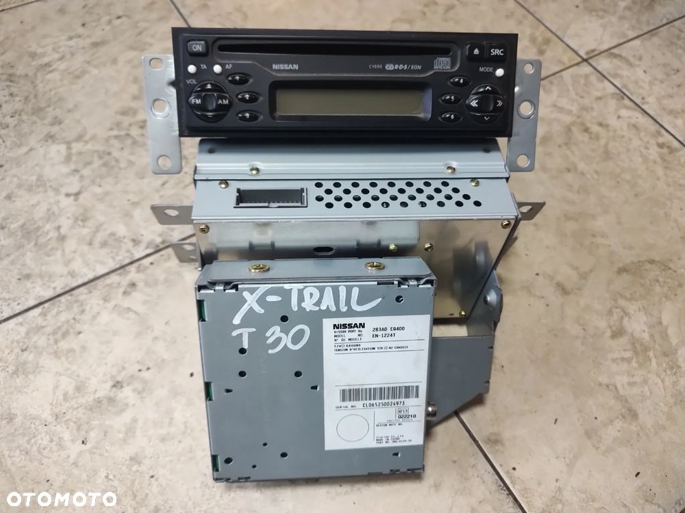 NISSAN X-TRAIL CD RADIO WYŚWIETLACZ 283A0 EQ300 - 1