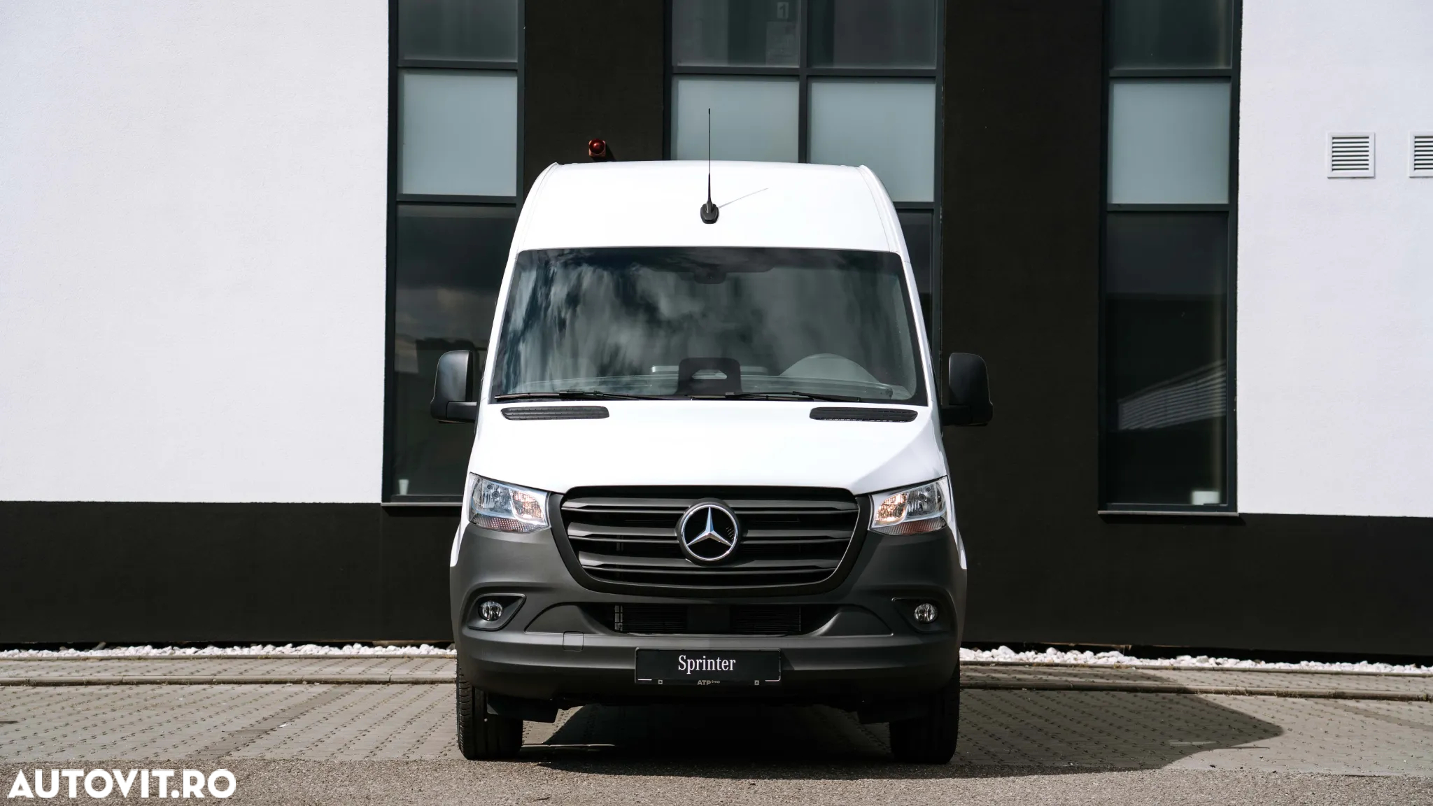 Mercedes-Benz Sprinter - 2
