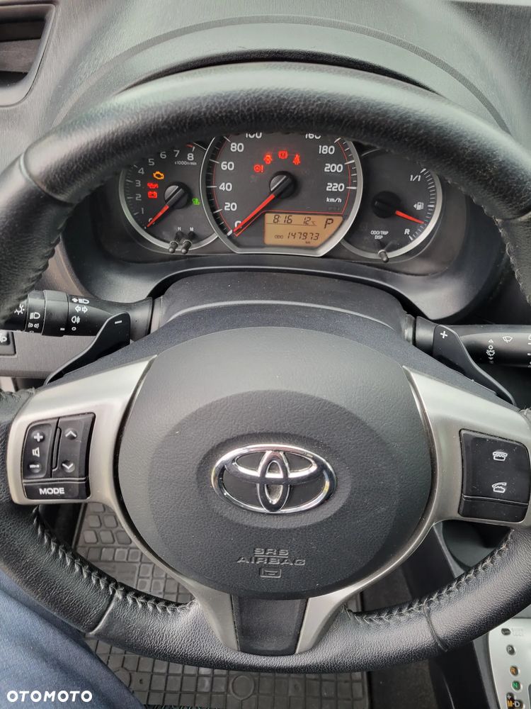 Toyota Yaris - 11