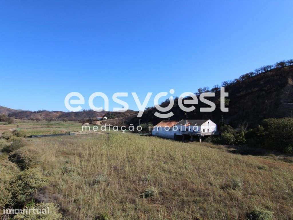 Quinta T4 de 171 m2 com terreno de 9 ha localizada em Odeceixe - Grande imagem: 2/17