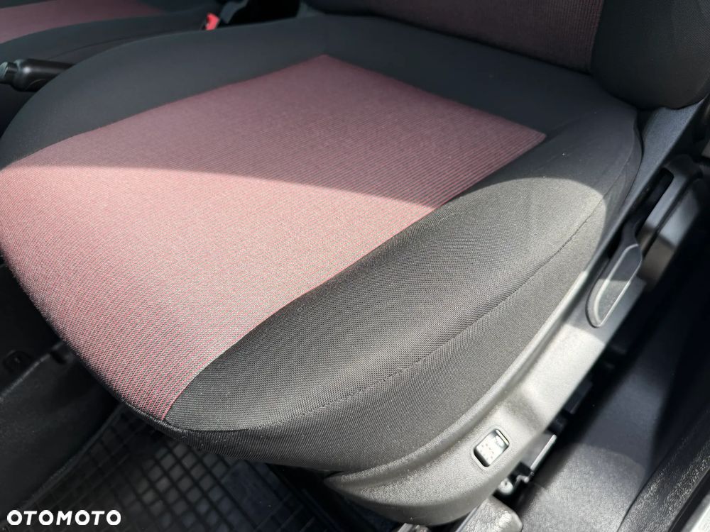 Fiat DOBLO VAN VAT-1 Homologacja cięż. DMC: 2145kg Ładowność 706kg MOCNY SILNIK 1.6 MultiJet, 105KM Emisja Euro-6, Skrzynia biegów 6-cio stopniowa! ORYGINALNA ZABUDOWA PAKI, BOCZNE DRZWI PRZESUWNE, RADIO FABRYCZNE, Hak 1300kg, PODGRZEWANE FOTELE Z REG. I PODŁOKIETNIKIEM, BAGAŻNIK DACHOWY ORYGINALNY FIAT, PARKTRONIKI, ALARM.. - 22