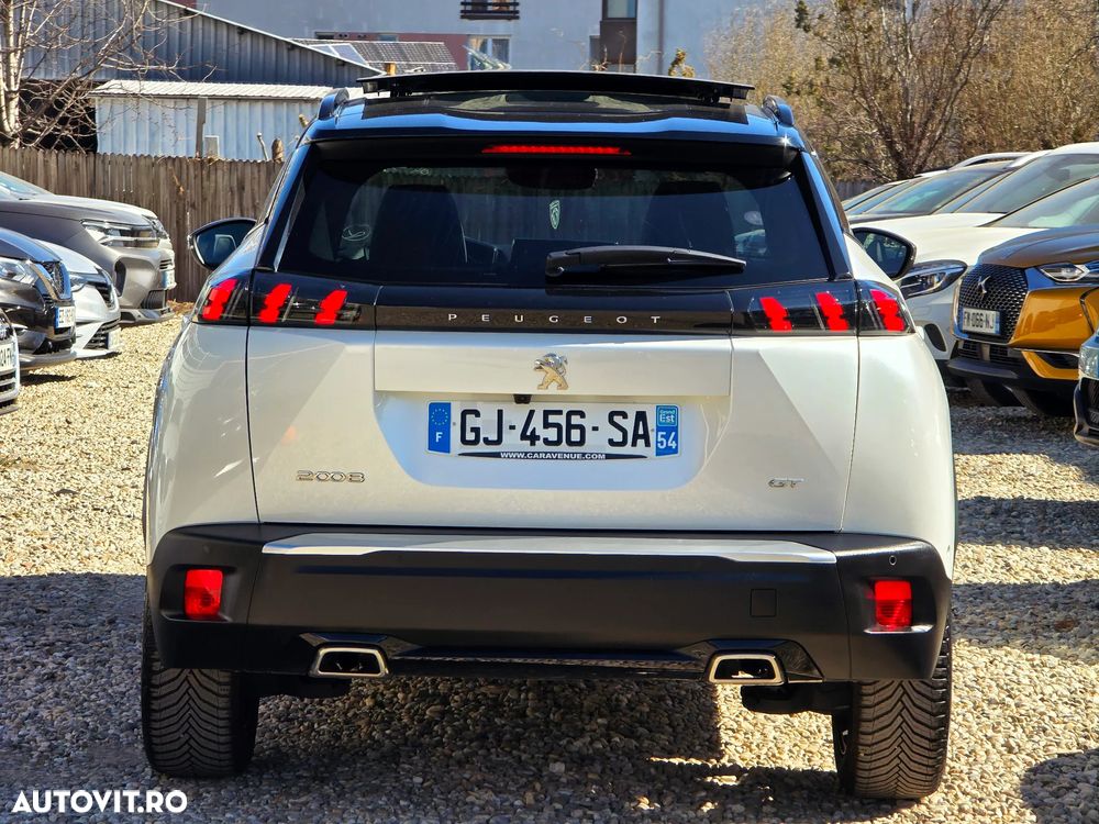 Peugeot 2008 PureTech 155 EAT8 GT - 11