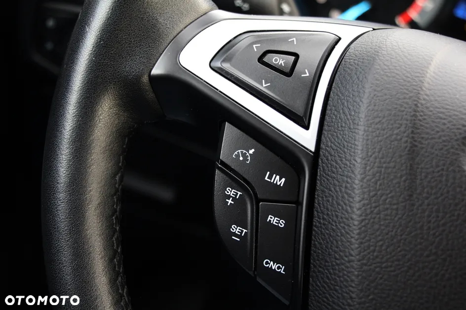 Ford S-Max - 16