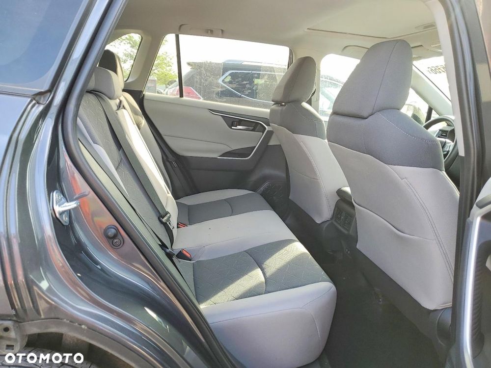 Toyota RAV4 - 12