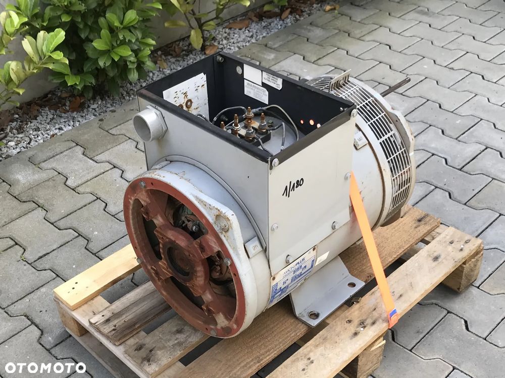 PRĄDNICA GENERATOR MAGNAPLUS 283PSL1706 31kVA 1800RPM - 9