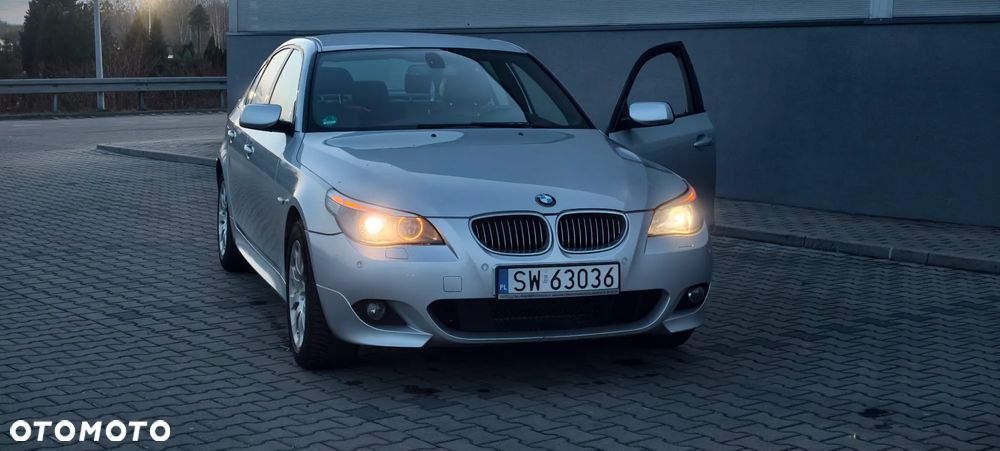 BMW Seria 5 525xi - 3