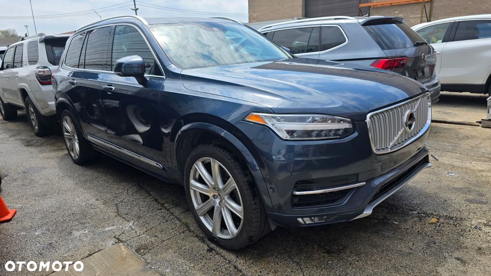 Volvo XC 90 - 1