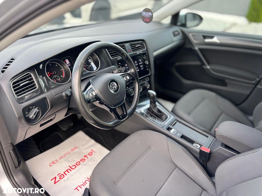 Volkswagen Golf - 11