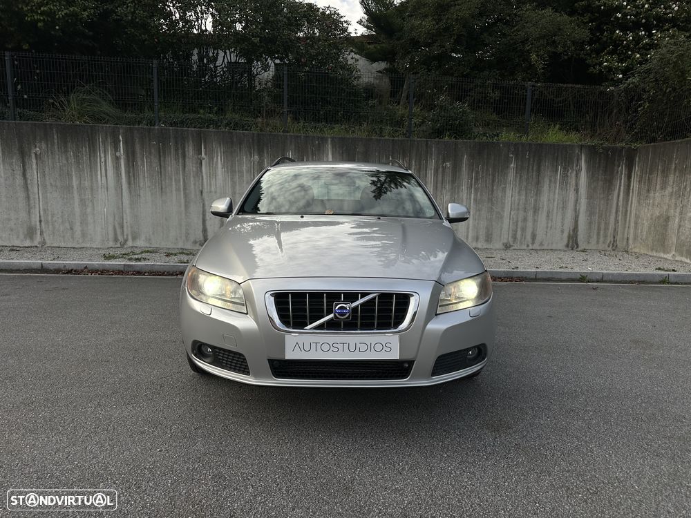Volvo V70 2.4 D5 Summum Geartronic - 4