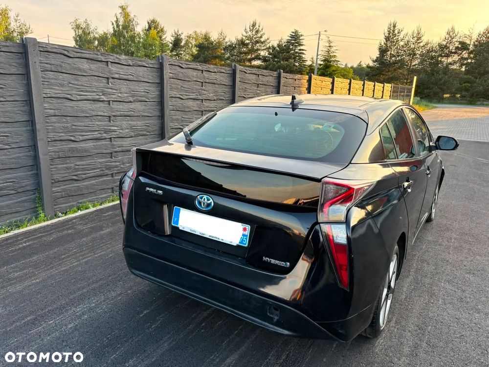 Toyota Prius Hybrid - 22