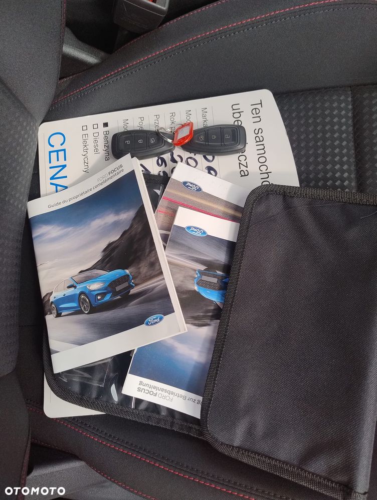 Ford Focus 1.5 EcoBoost ST-Line X - 25