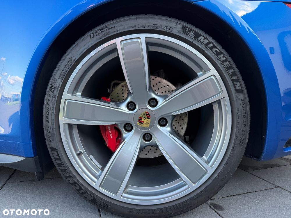 Porsche 911 Carrera 4S PDK - 19