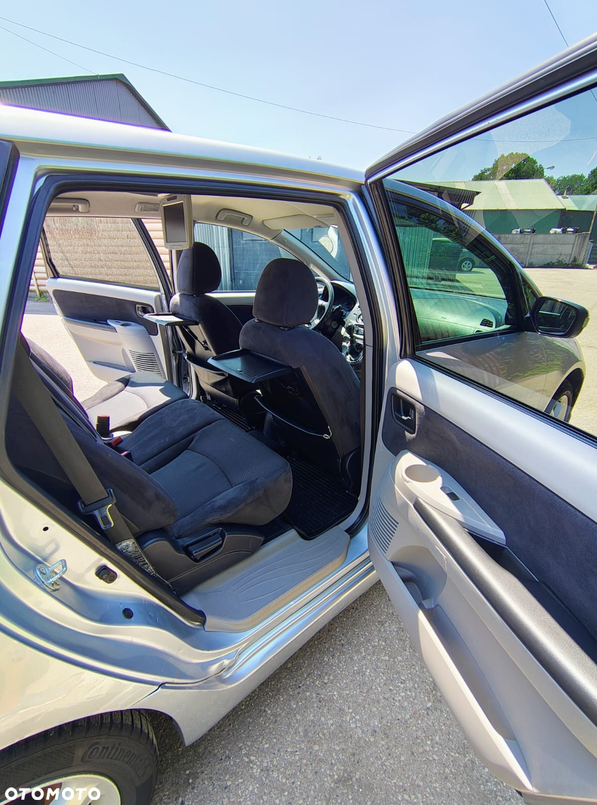 Mitsubishi Grandis - 7