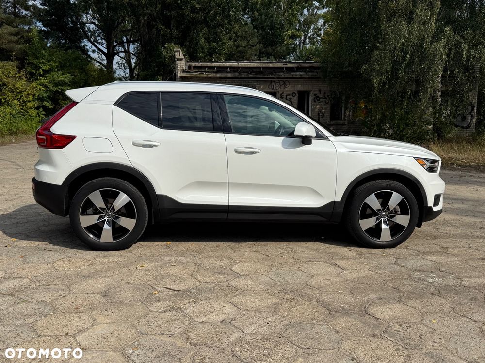 Volvo XC 40 T5 AWD Momentum - 4