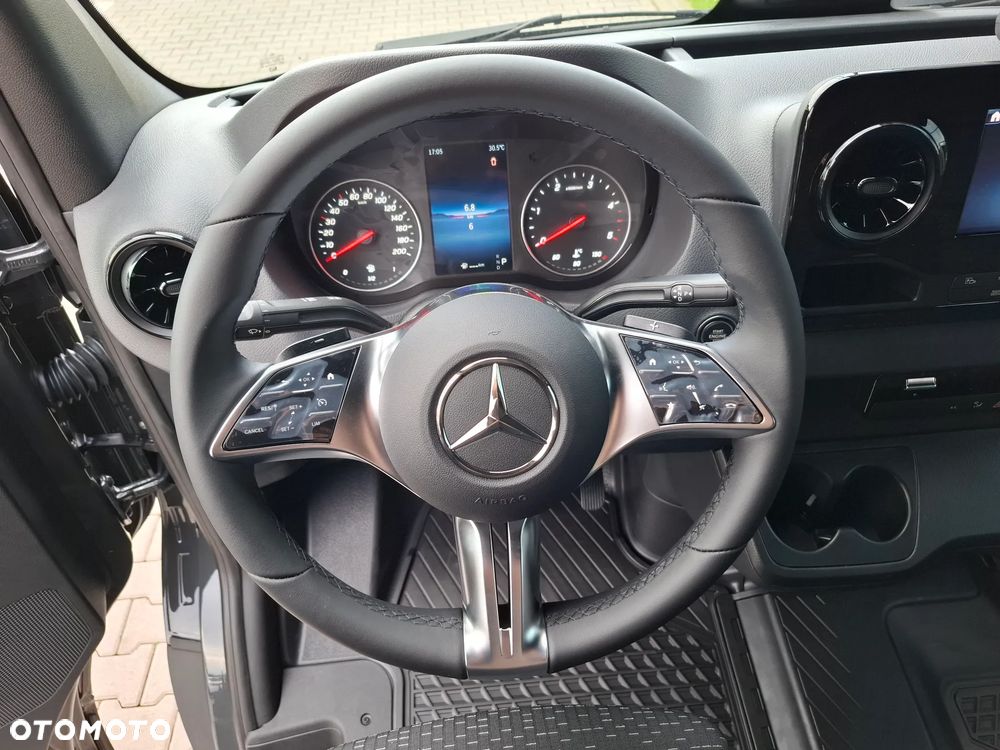 Mercedes-Benz Sprinter 319 CDI Furgon PRO 3665 mm L2H2 - 23