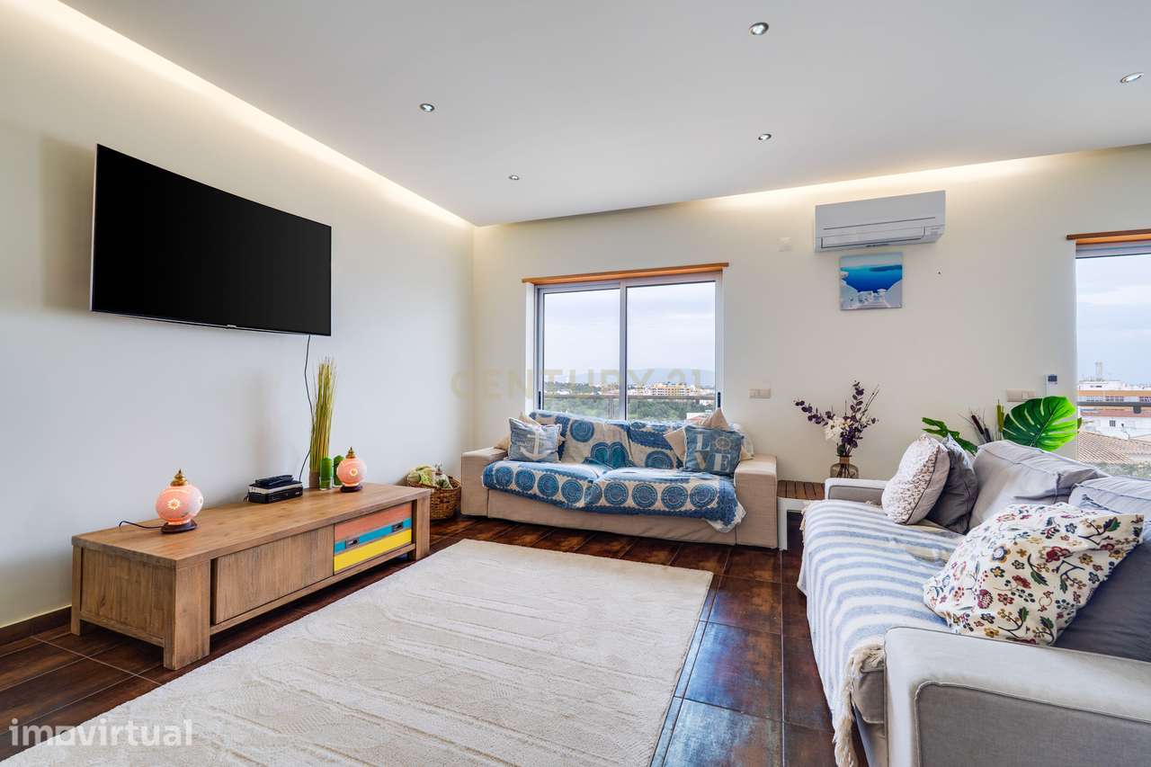 Exclusivo Duplex T4 com terraço de 144m2, Box e estacionamento privati - Grande imagem: 4/35