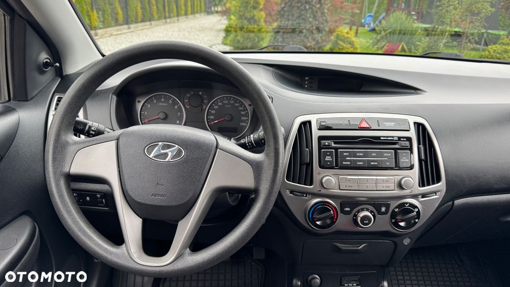 Hyundai i20 - 24