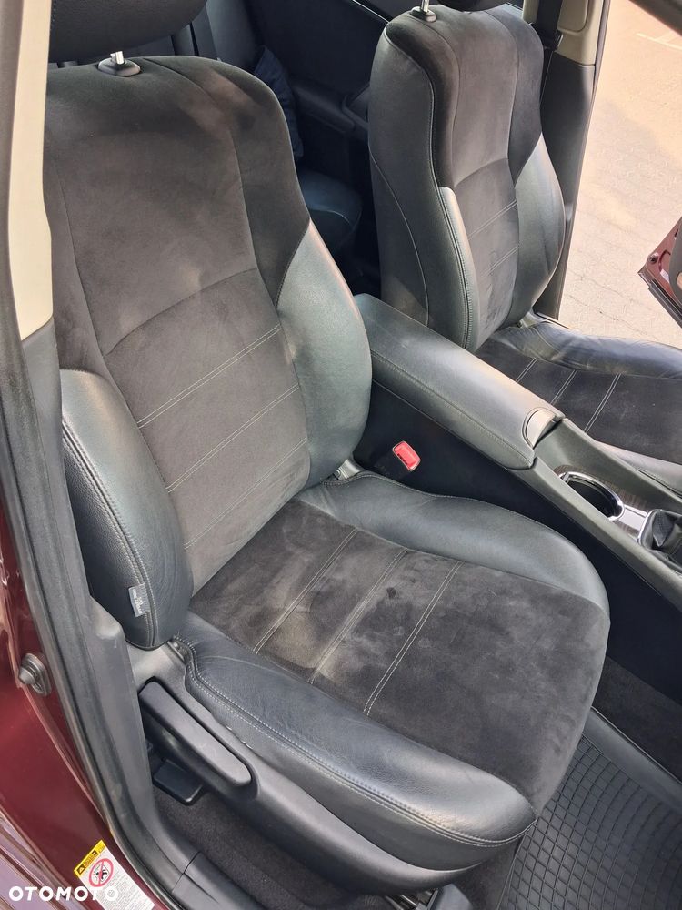 Toyota Avensis 2.0 D-4D Premium - 7