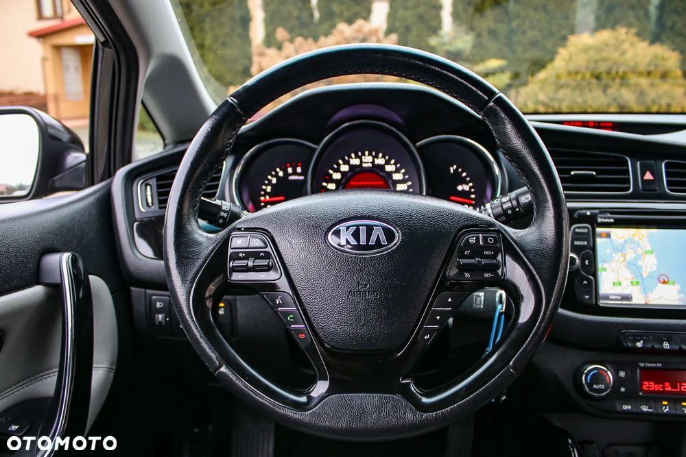Kia Ceed 1.6 CRDi 128 Platinum Edition - 25