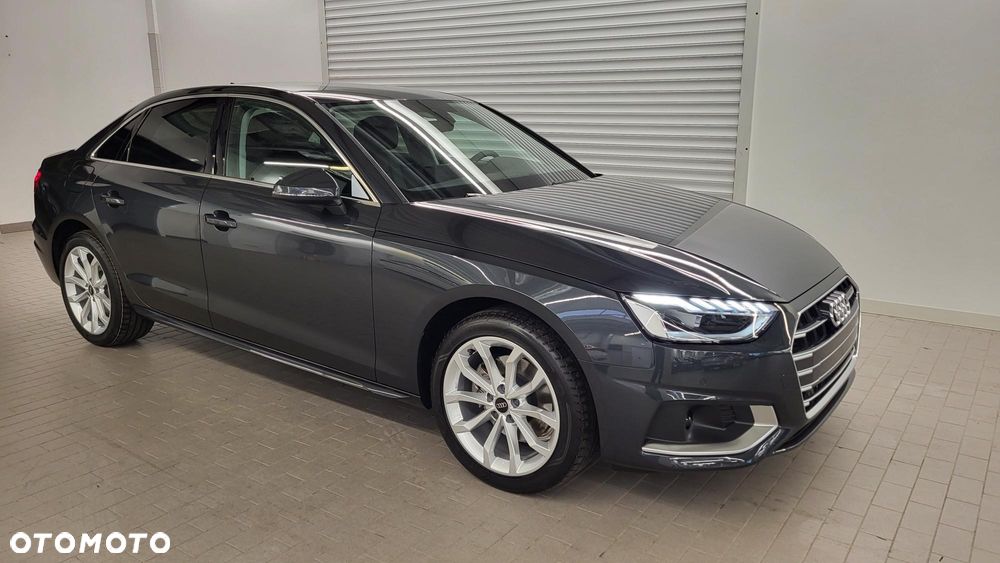 Audi A4 Limousine - 1