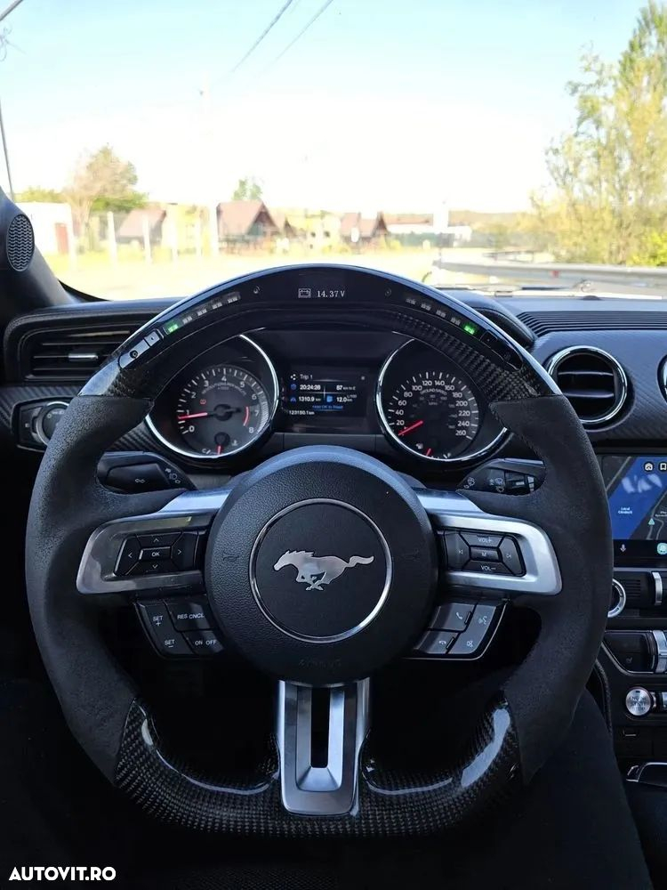 Ford Mustang - 7