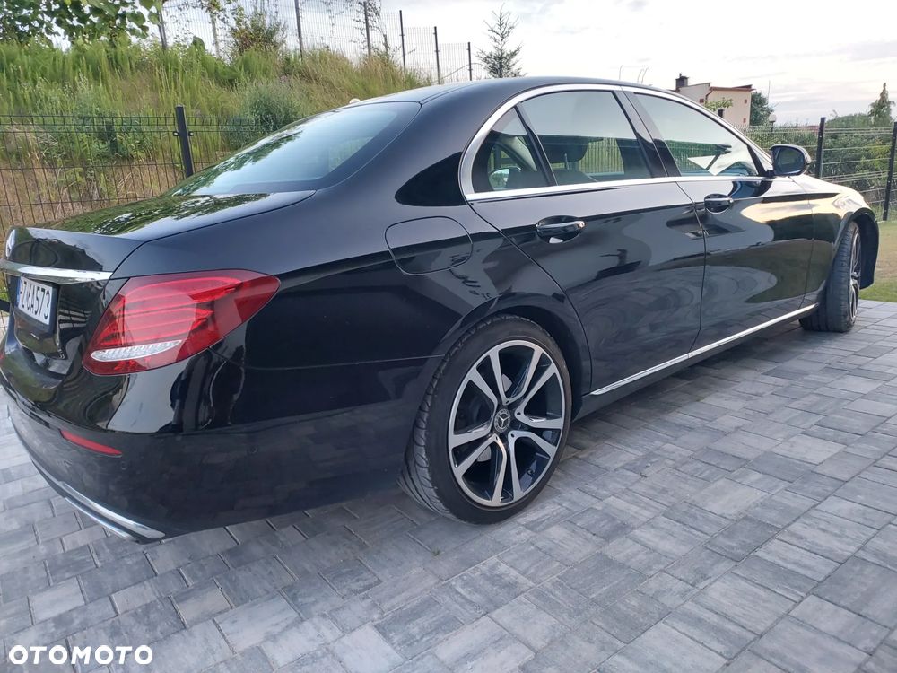 Mercedes-Benz Klasa E 220 d 9G-TRONIC - 4