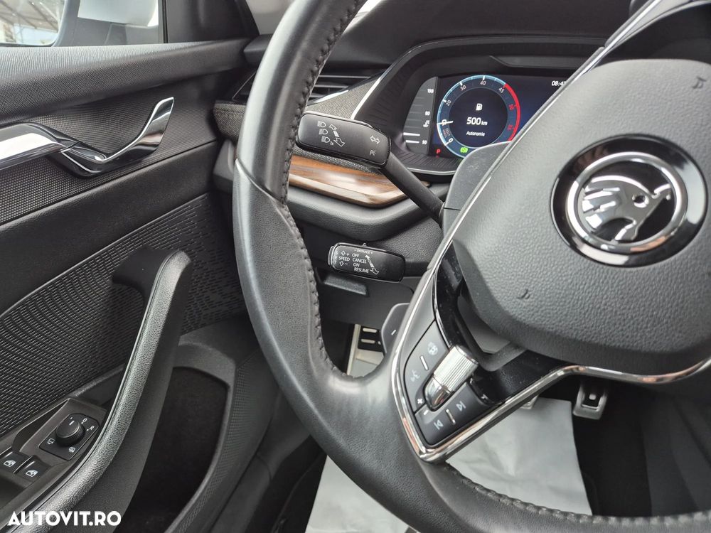 Skoda Octavia Combi 2.0 TDI DSG 4X4 Scout - 15