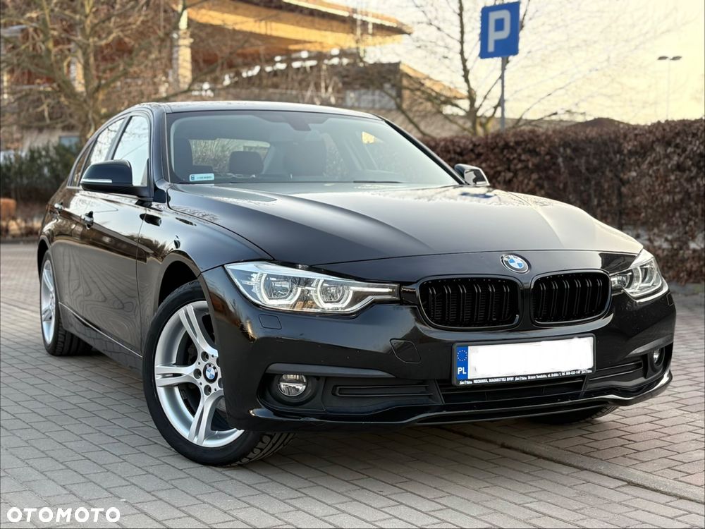 BMW Seria 3 318i - 15